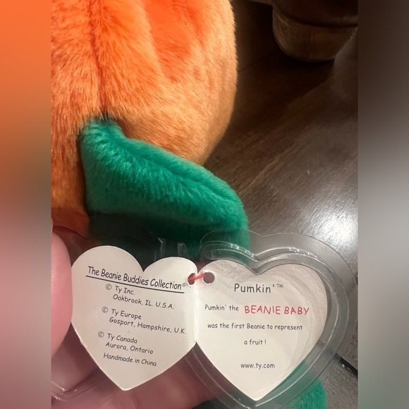 Ty Beanie Babies Pumpkin Plush with Green Leaves - Picture 3 of 3